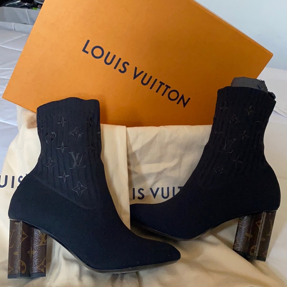 Silhouette Ankle Boot